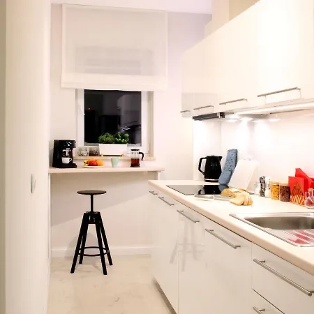 Athome - Chmielna 104 דירה