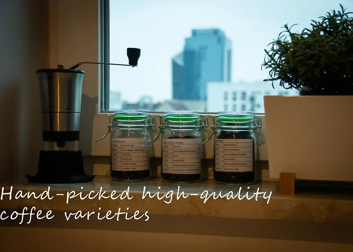 Athome - Chmielna 104 *